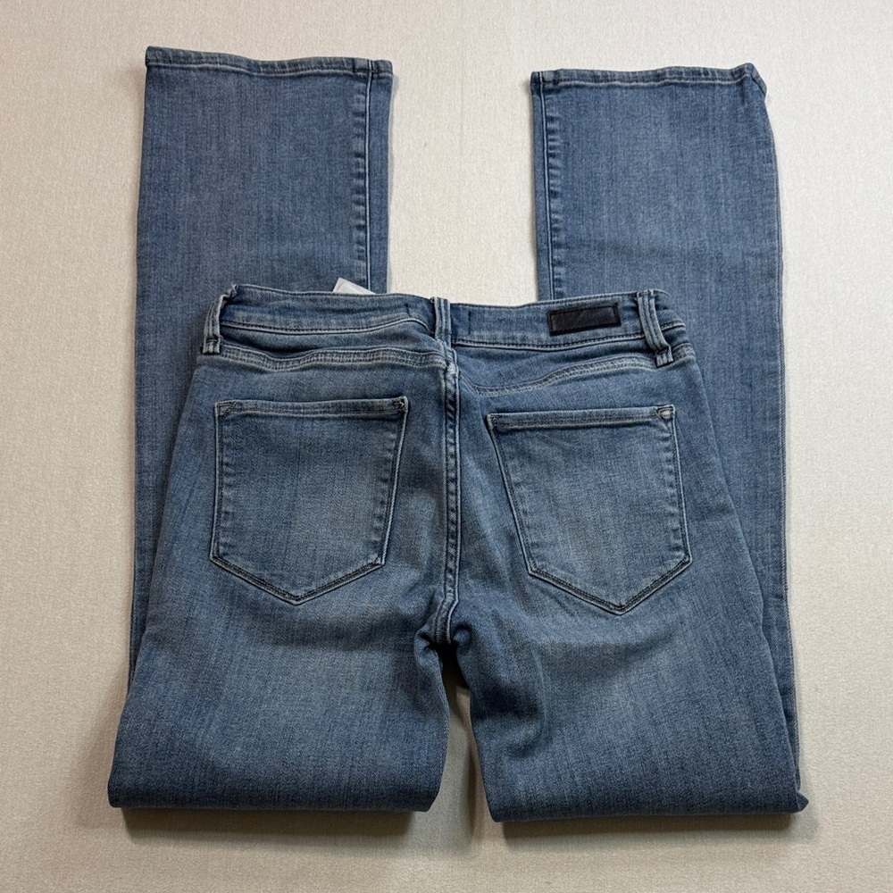 Abercrombie & Fitch Women's Straight Leg Jeans in Denim Blue
